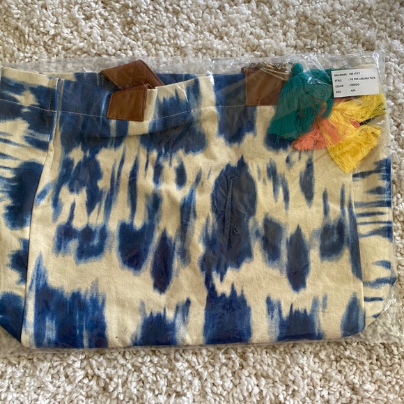 Lu+Elle Tie Dye Laguna Tote in Indigo - Picture 1 of 9